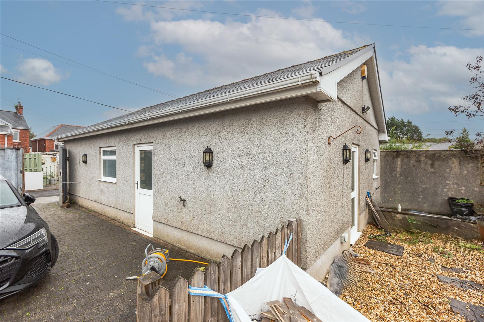Vardre Road, Clydach, Swansea, SA6 5LP